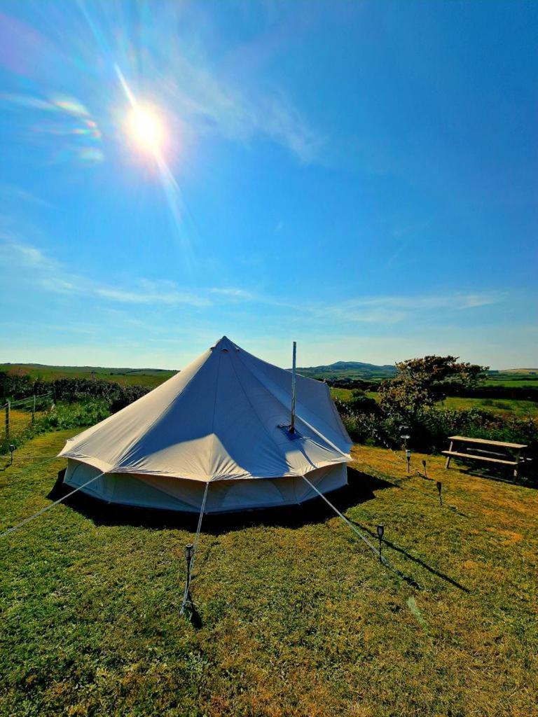 Beautiful 1-Bed Bell Tent In Холихед Экстерьер фото