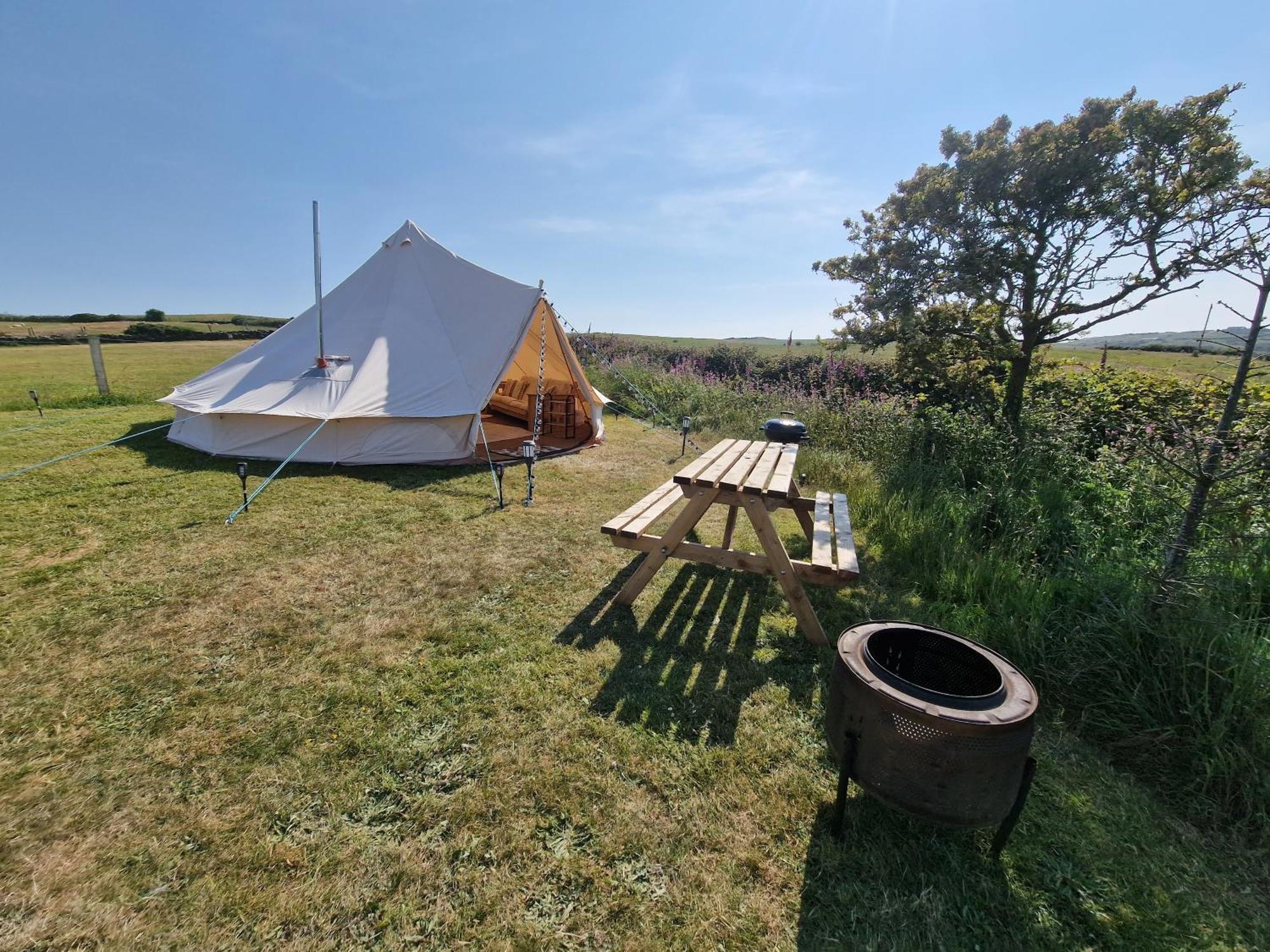 Beautiful 1-Bed Bell Tent In Холихед Экстерьер фото
