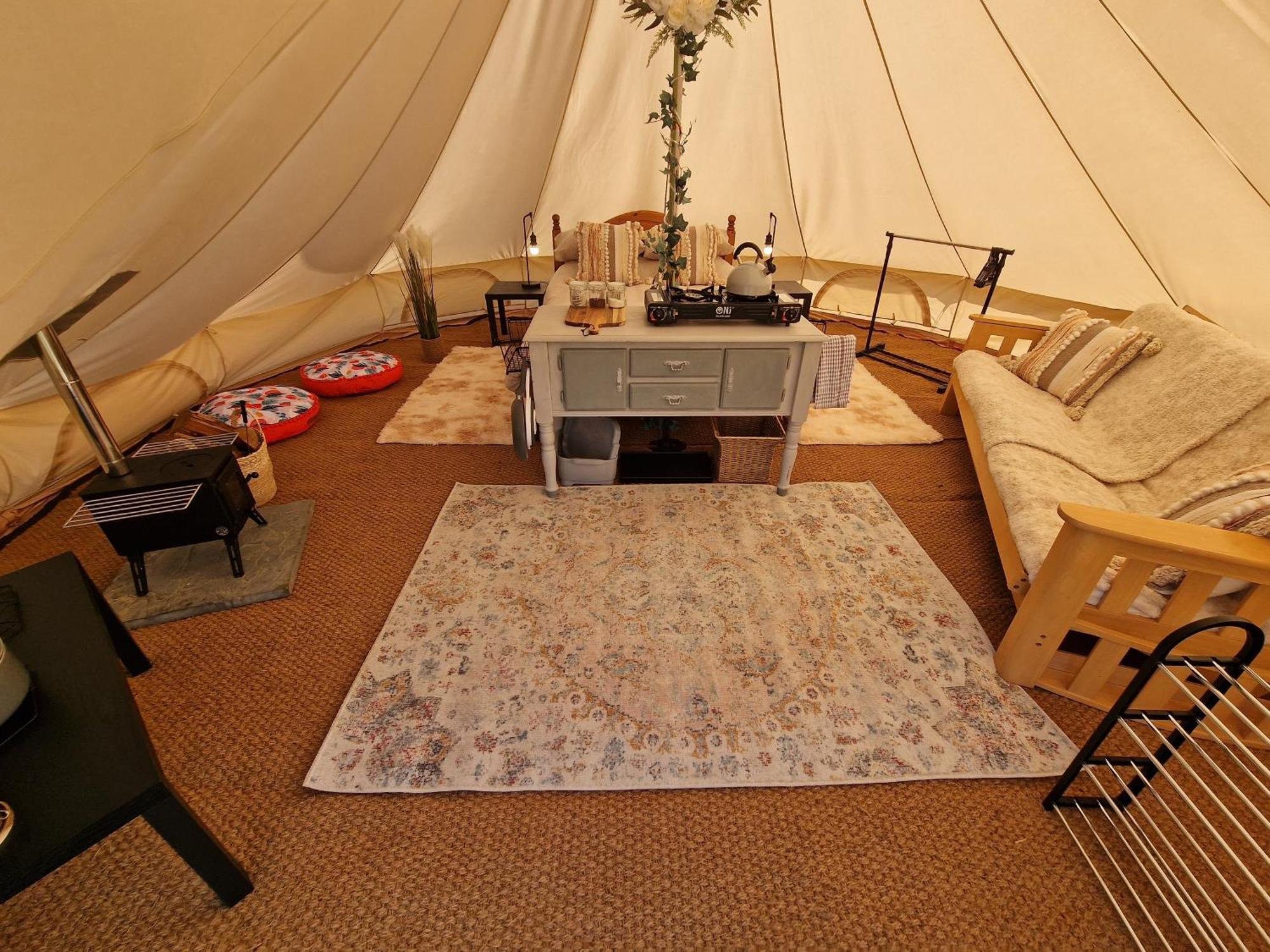 Beautiful 1-Bed Bell Tent In Холихед Экстерьер фото